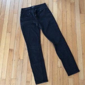 black skinny jeans